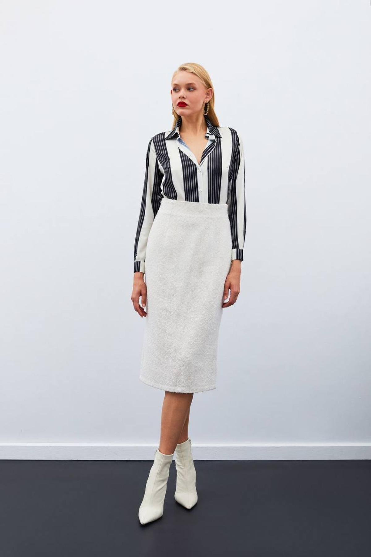 Wholesale Women Black Shirt 706915