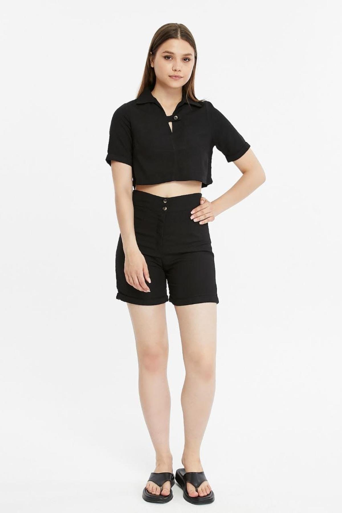 Wholesale Women Black Shirt and Shorts Set 722400