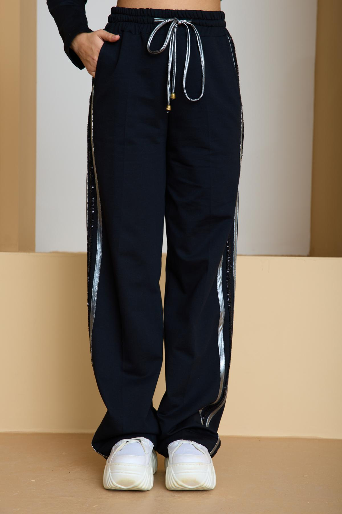 Wholesale Women Black-Silver Zip Up Cropped Jacket and Side Stripes Pants Set 729239