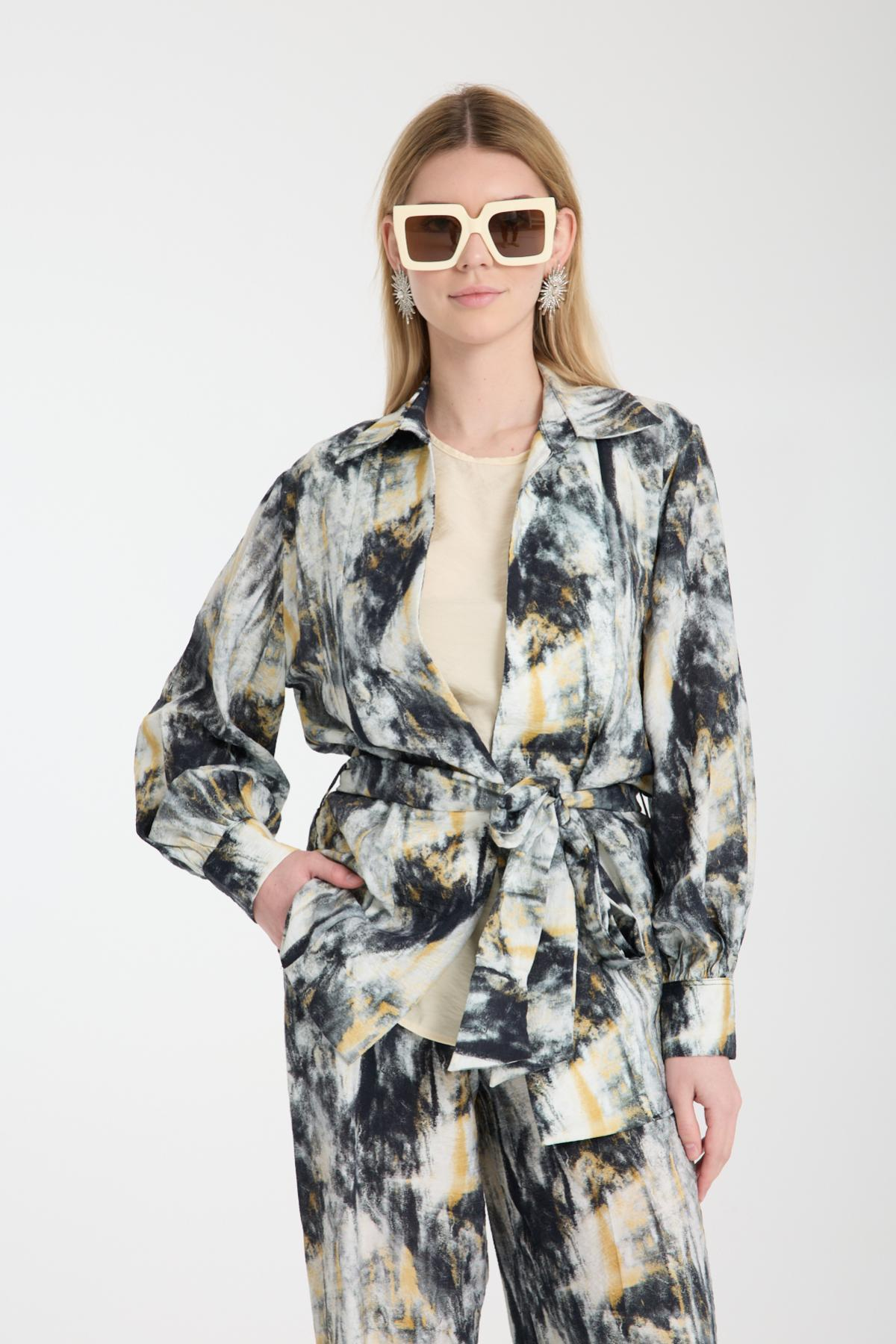 Wholesale Women Black Three-Piece Patterned Suit 729222