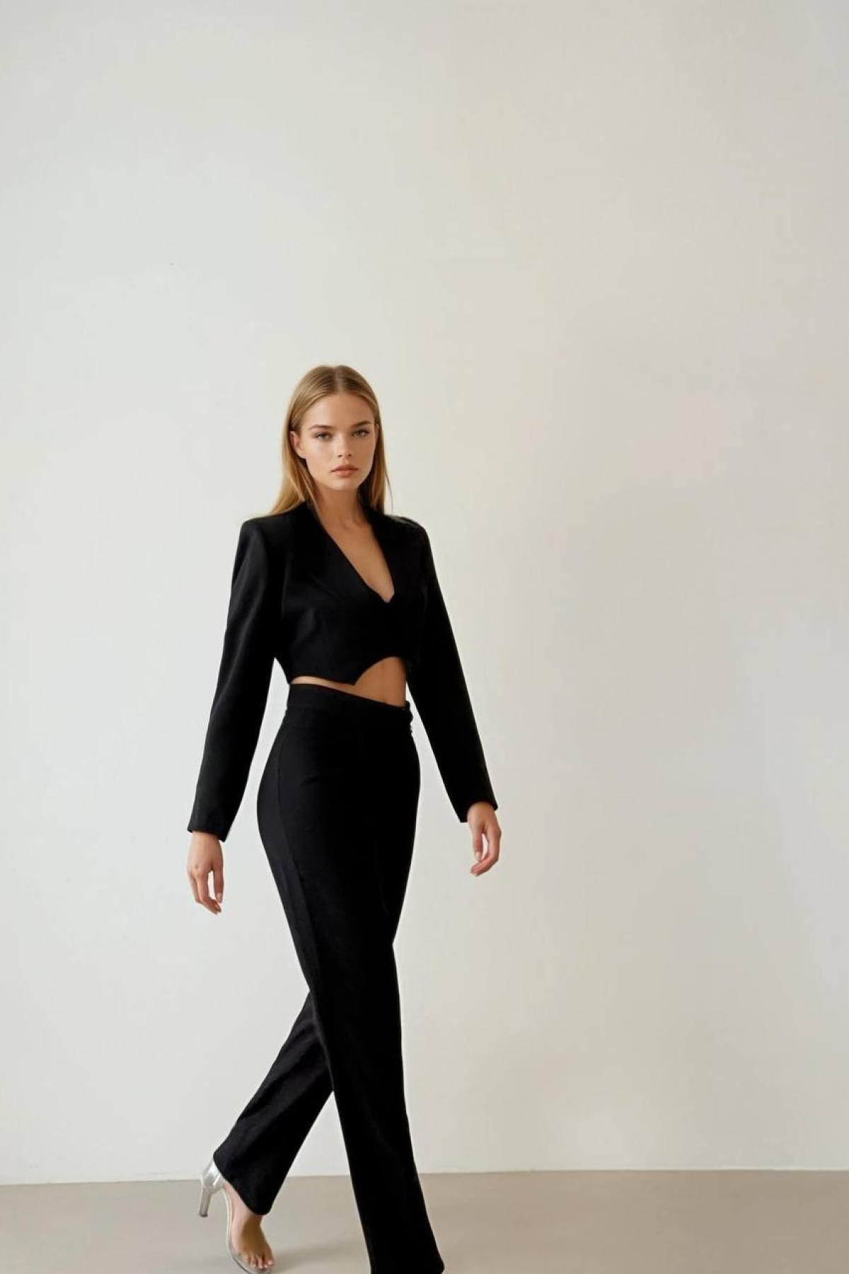 Wholesale Women Black Three Piece Suits 730071