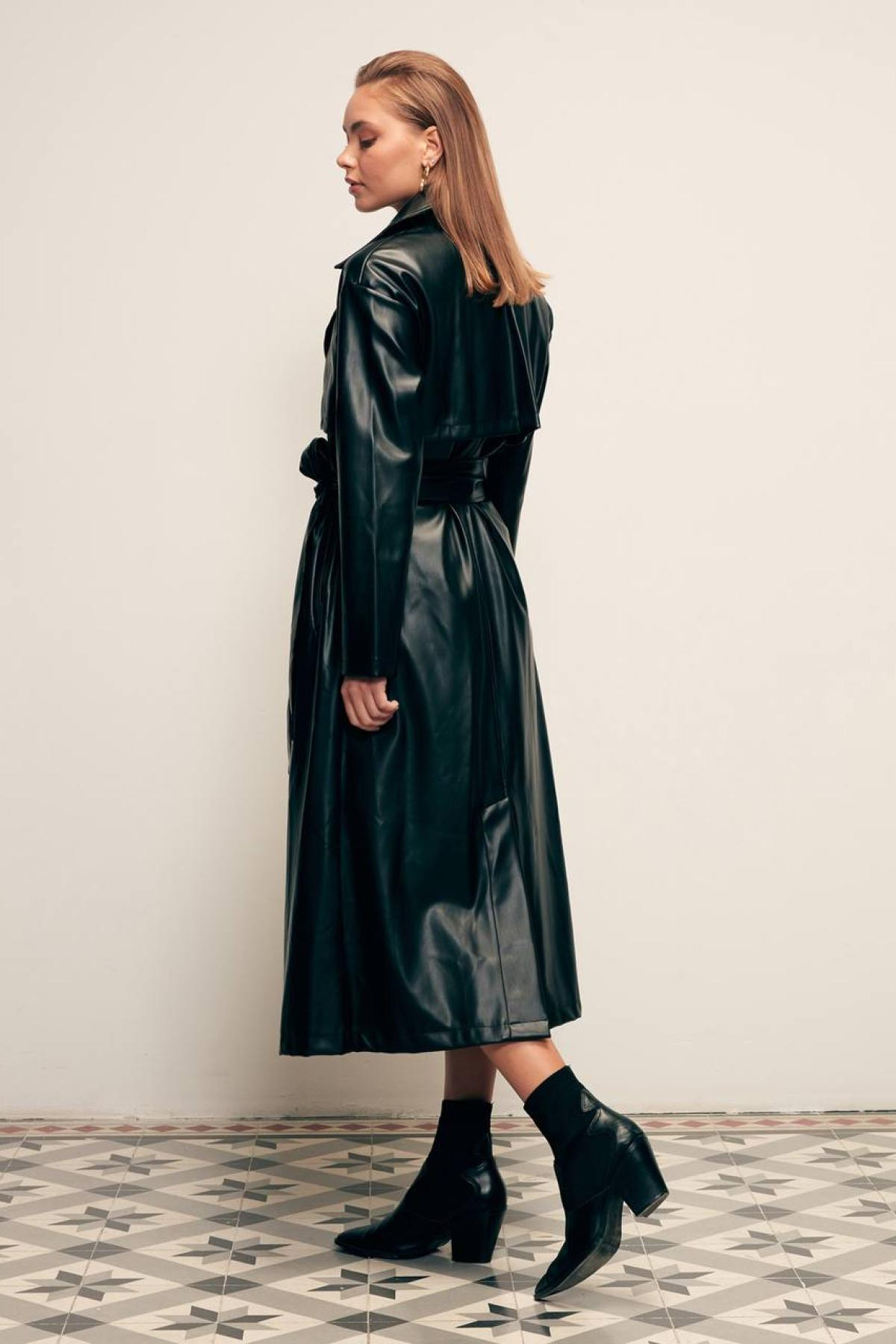 Wholesale Women Black Trench Coat 706909