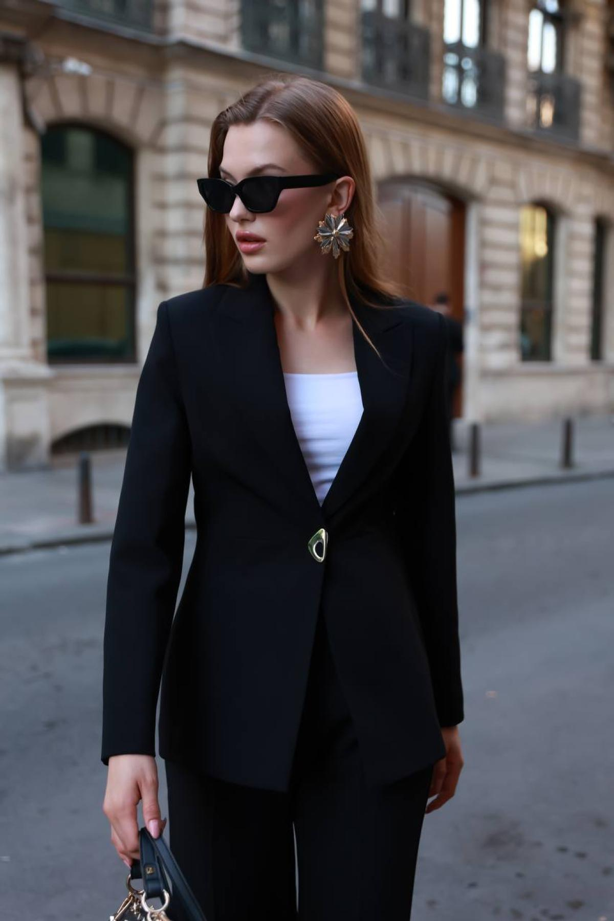 Wholesale Women Black Two Piece Suit Blazer and Pants Set 718329