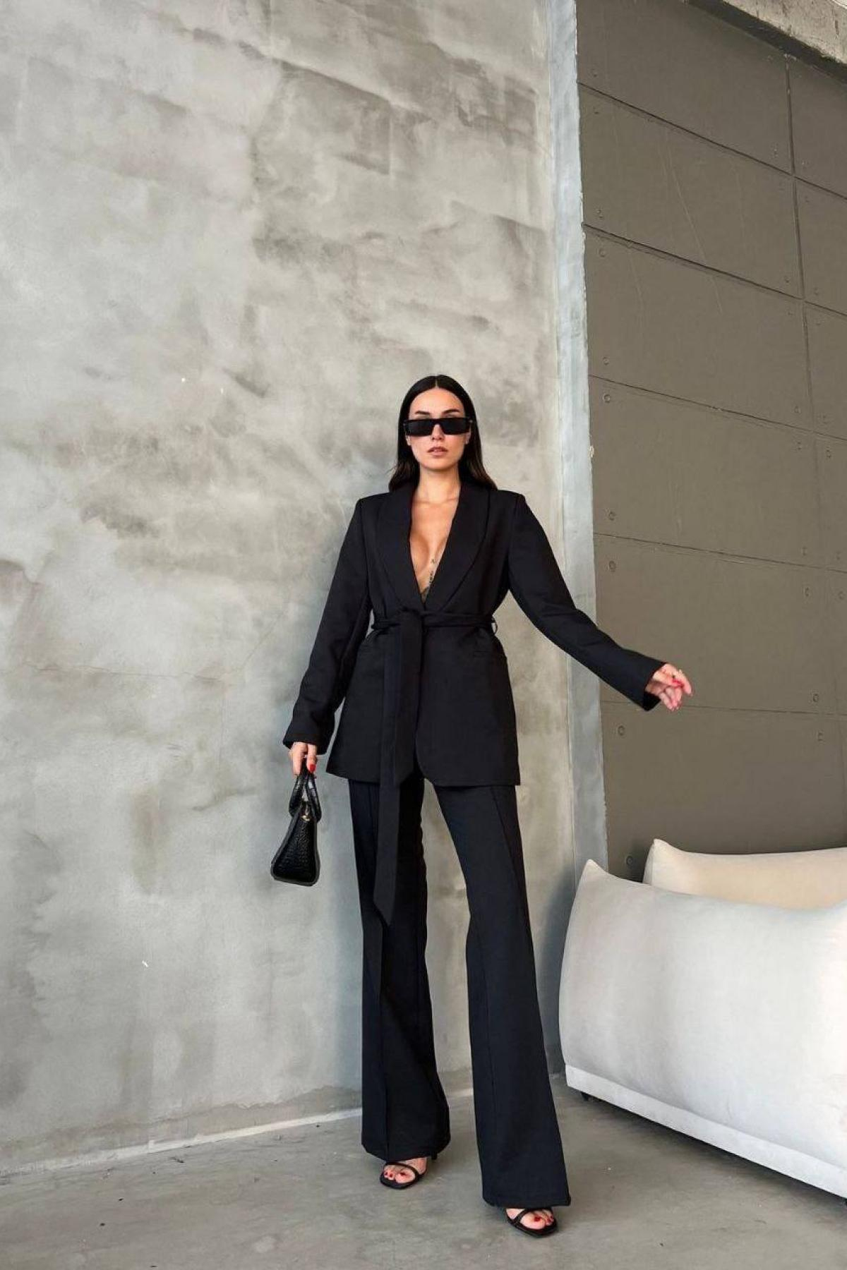 Wholesale Women Black Two Piece Suit Blazer and Pants Set 728482