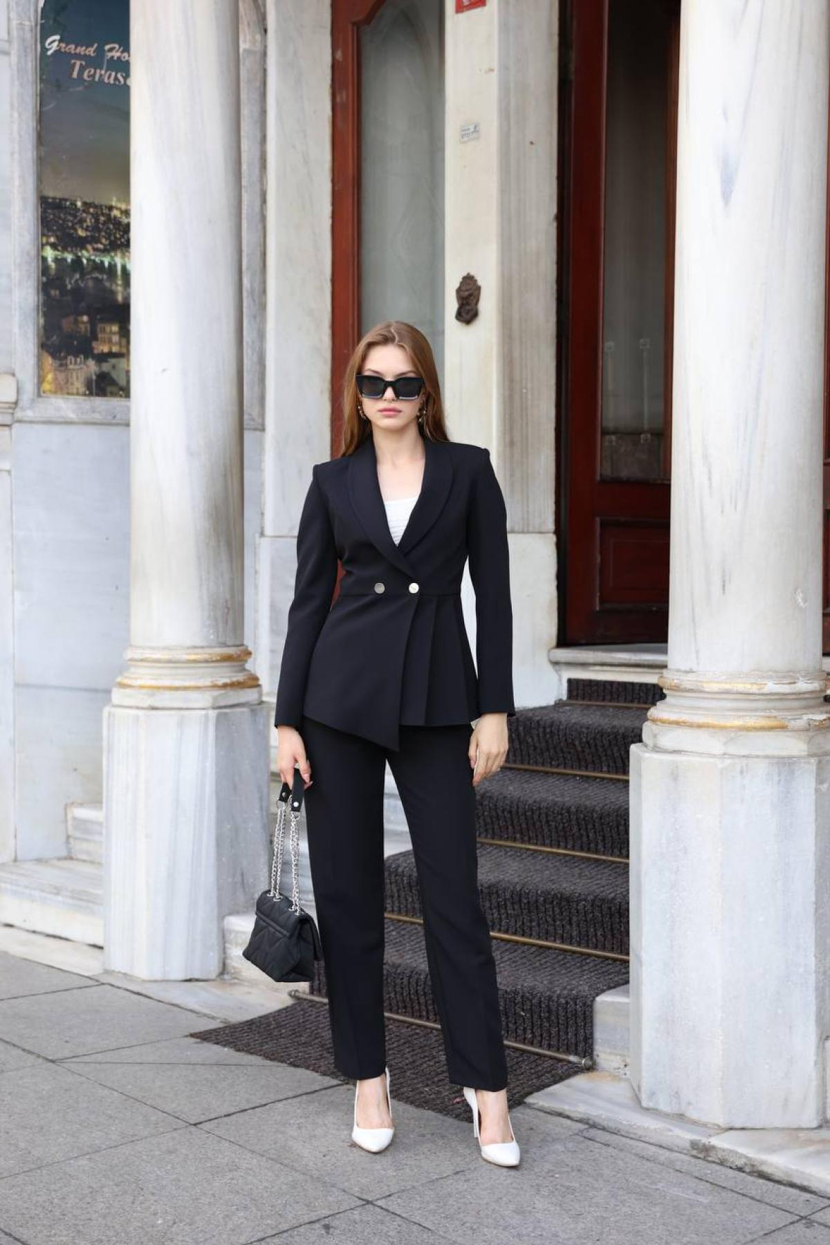 Wholesale Women Black Two Piece Suit Blazer and Pants Set 718358