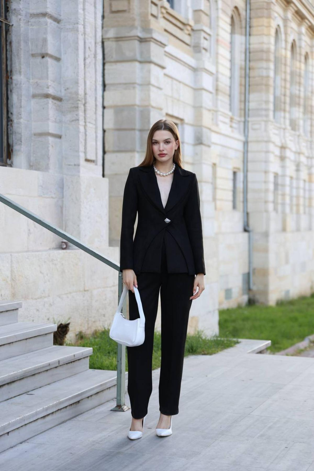 Wholesale Women Black Two Piece Suit Blazer and Pants Set 718283