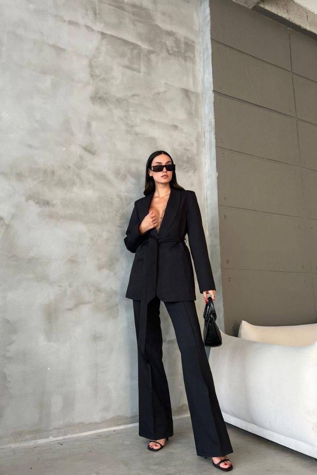 Wholesale Women Black Two Piece Suit Blazer and Pants Set 728482