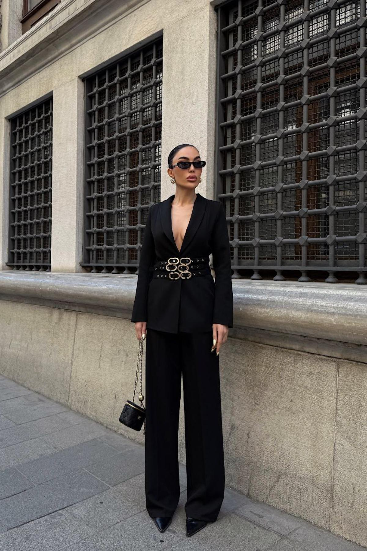 Wholesale Women Black Two Piece Suit Blazer and Pants Set 737345