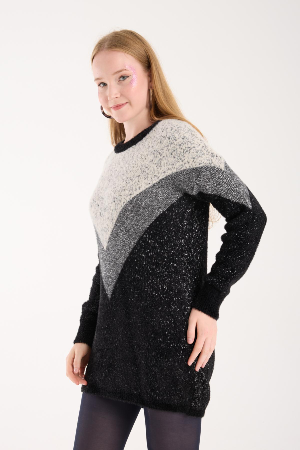 Wholesale Women Black Two-Tone Crew-Neck Lurex Knit Blouse 738866