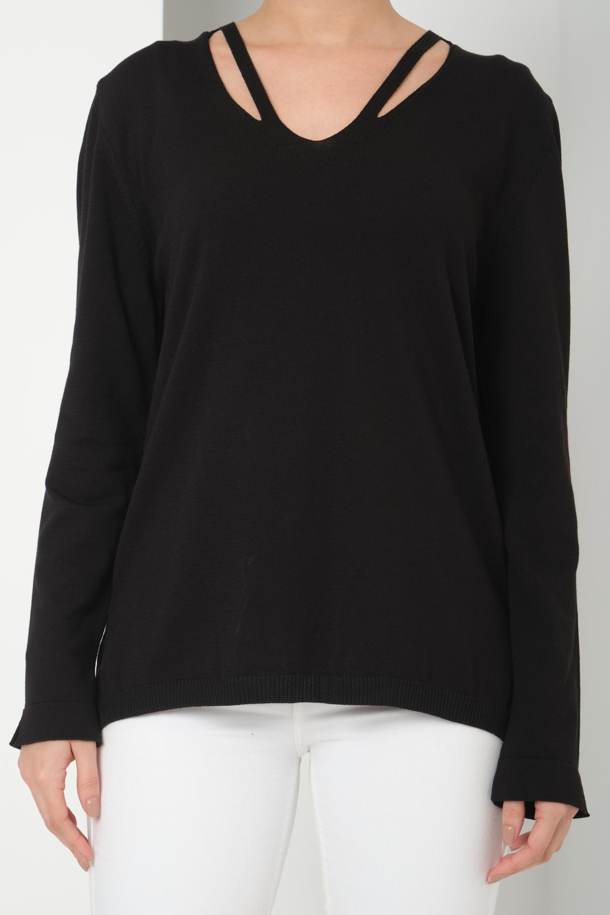 Wholesale Women Black V-Neck Cut-Out Knit Blouse with Side Slits 724801