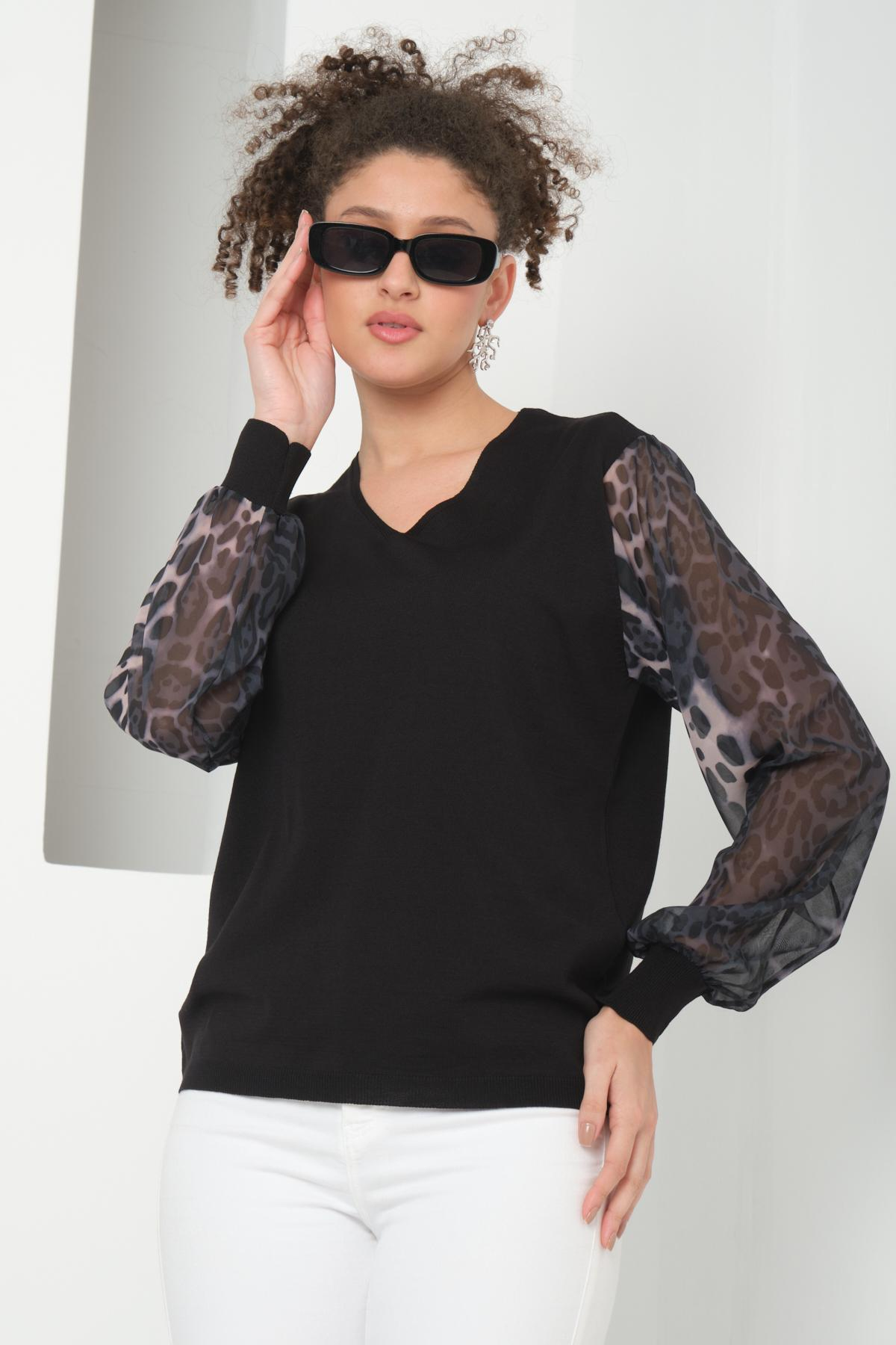 Wholesale Women Black V Neck Knit Blouse with Chiffon Sleeves 724775