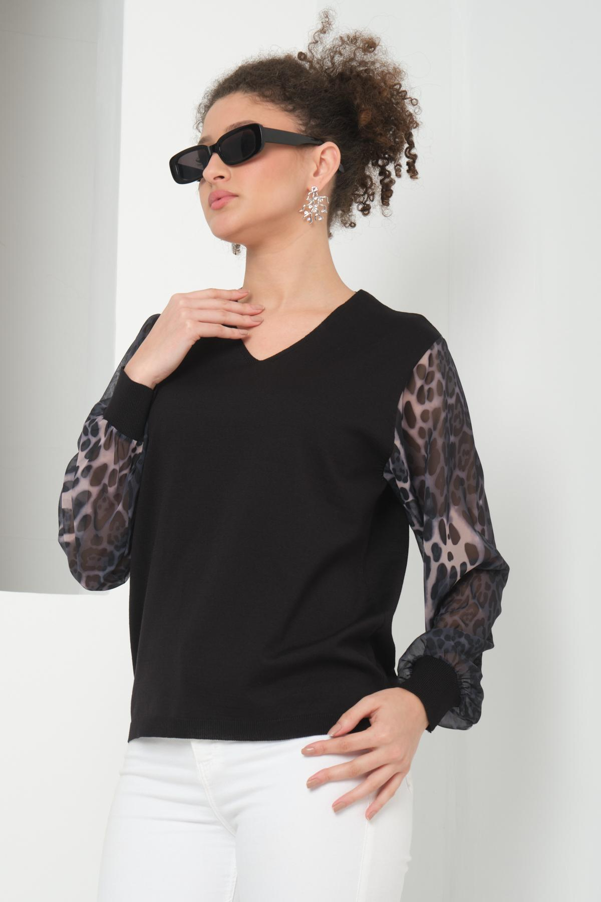 Wholesale Women Black V Neck Knit Blouse with Chiffon Sleeves 724775