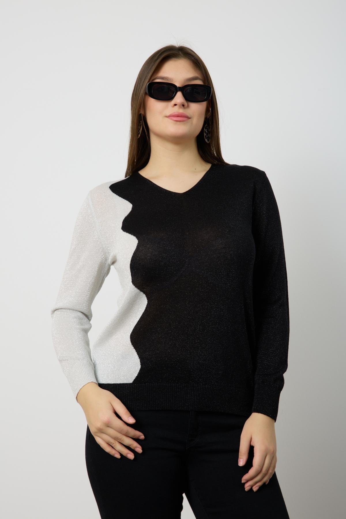 Wholesale Women Black-White Two Tone Glittery V-Neck Knit Blouse 724827