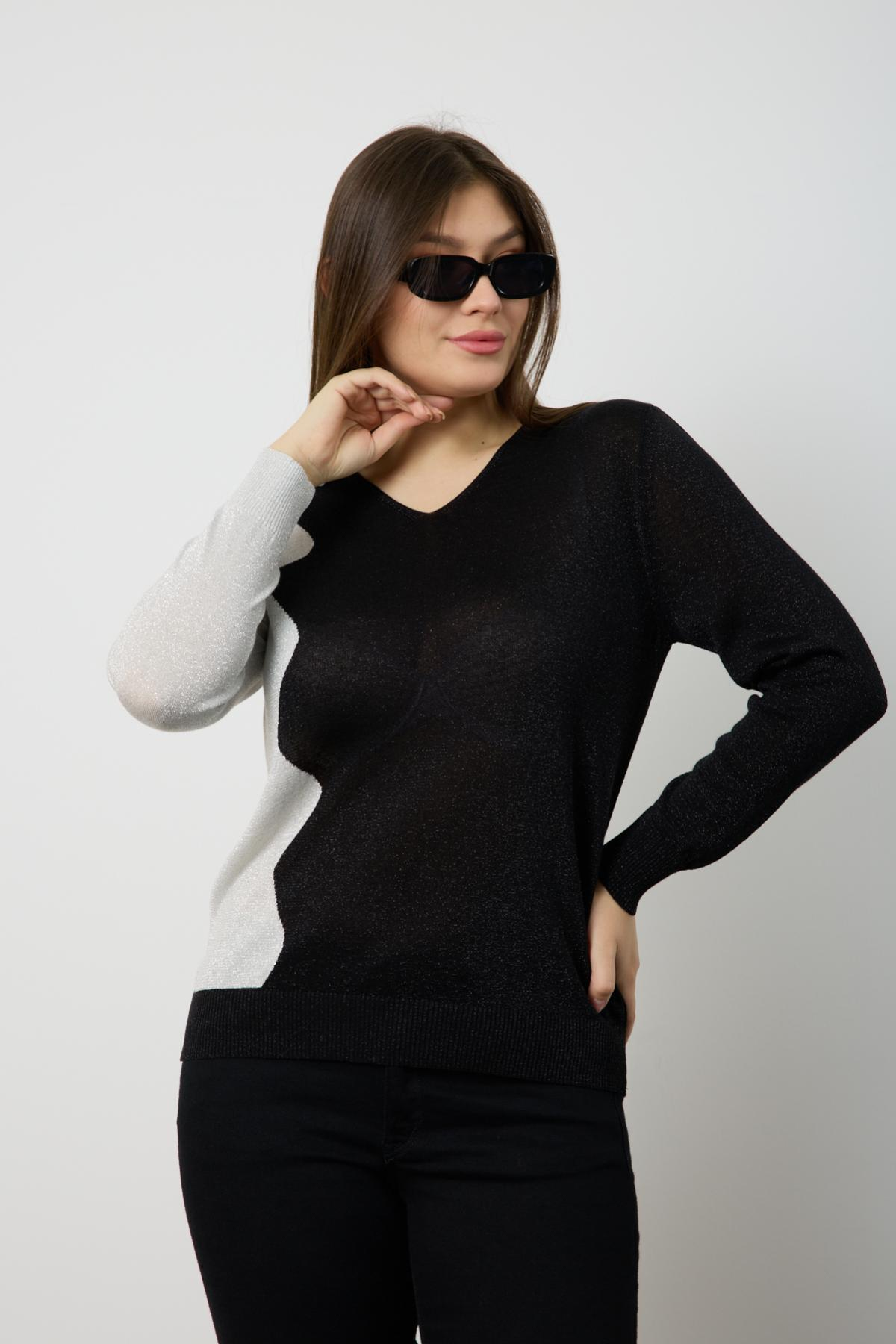Wholesale Women Black-White Two Tone Glittery V-Neck Knit Blouse 724827