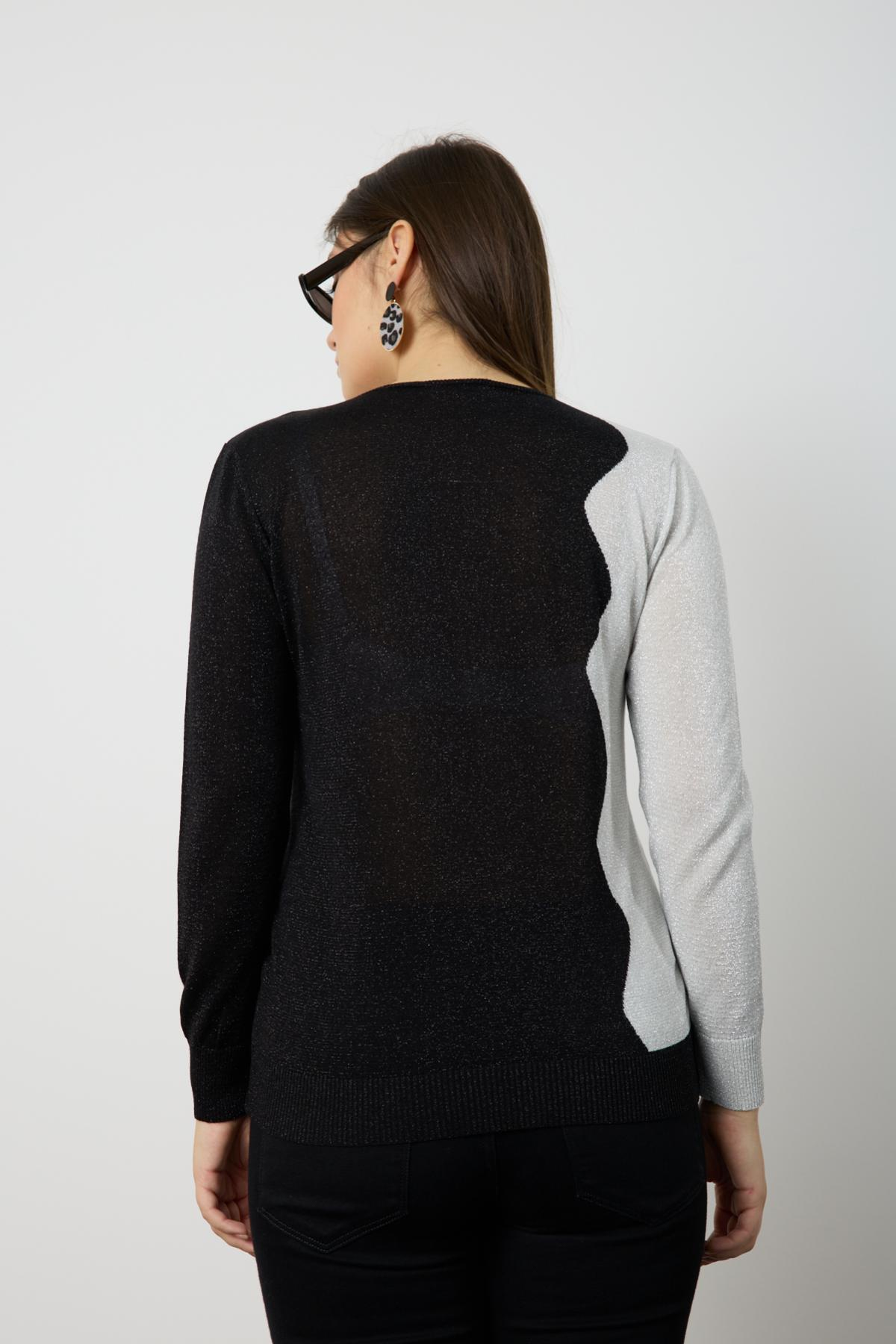 Wholesale Women Black-White Two Tone Glittery V-Neck Knit Blouse 724827