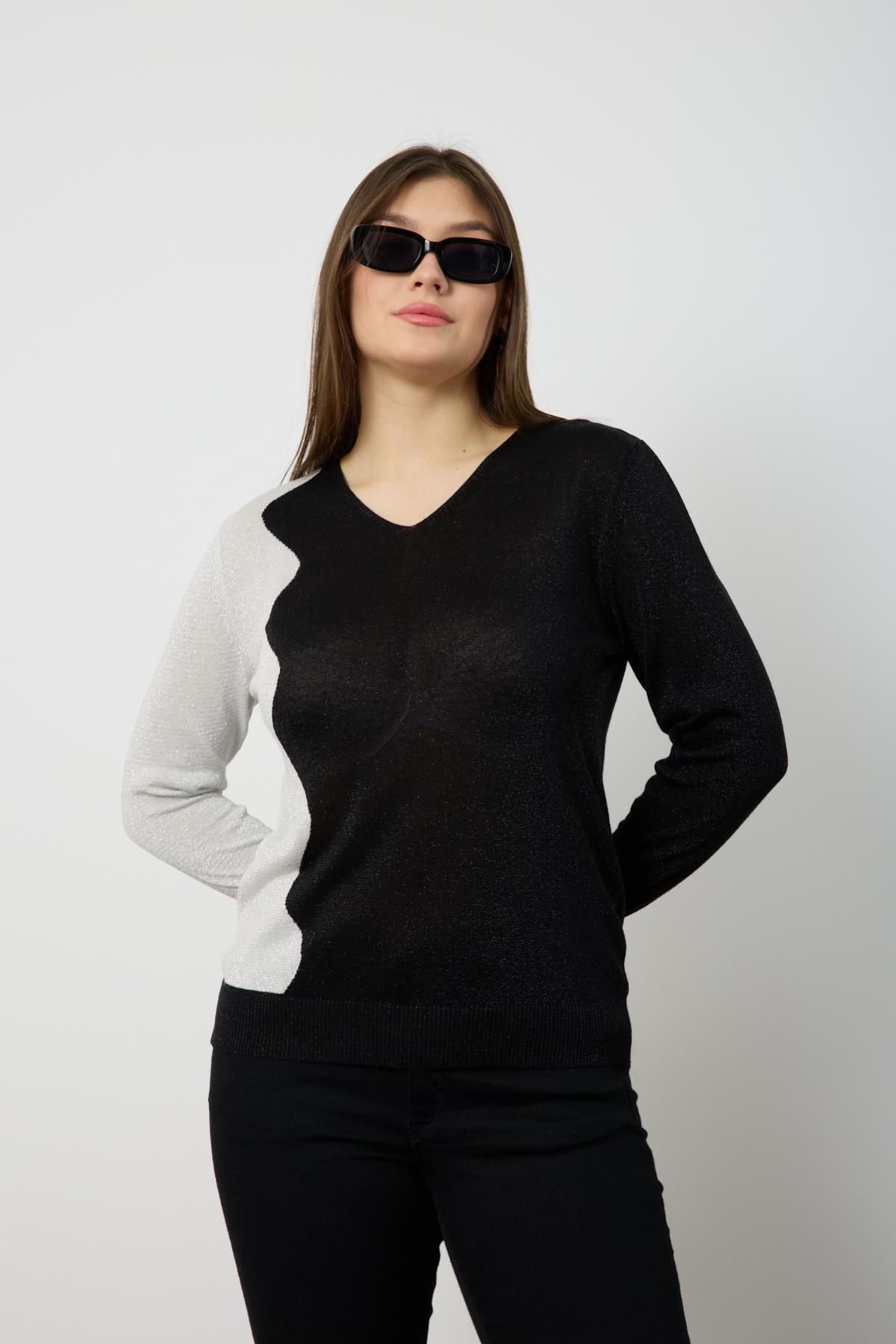 Wholesale Women Black-White Two Tone Glittery V-Neck Knit Blouse 724827