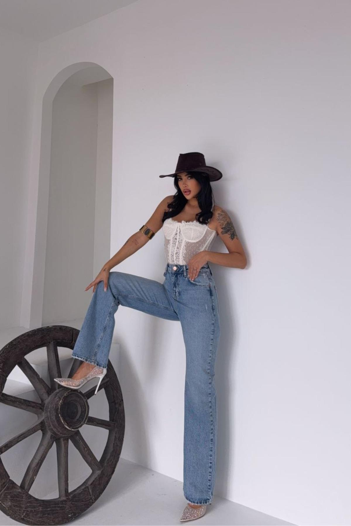 Wholesale Women Blue Bootcut Jean 737488