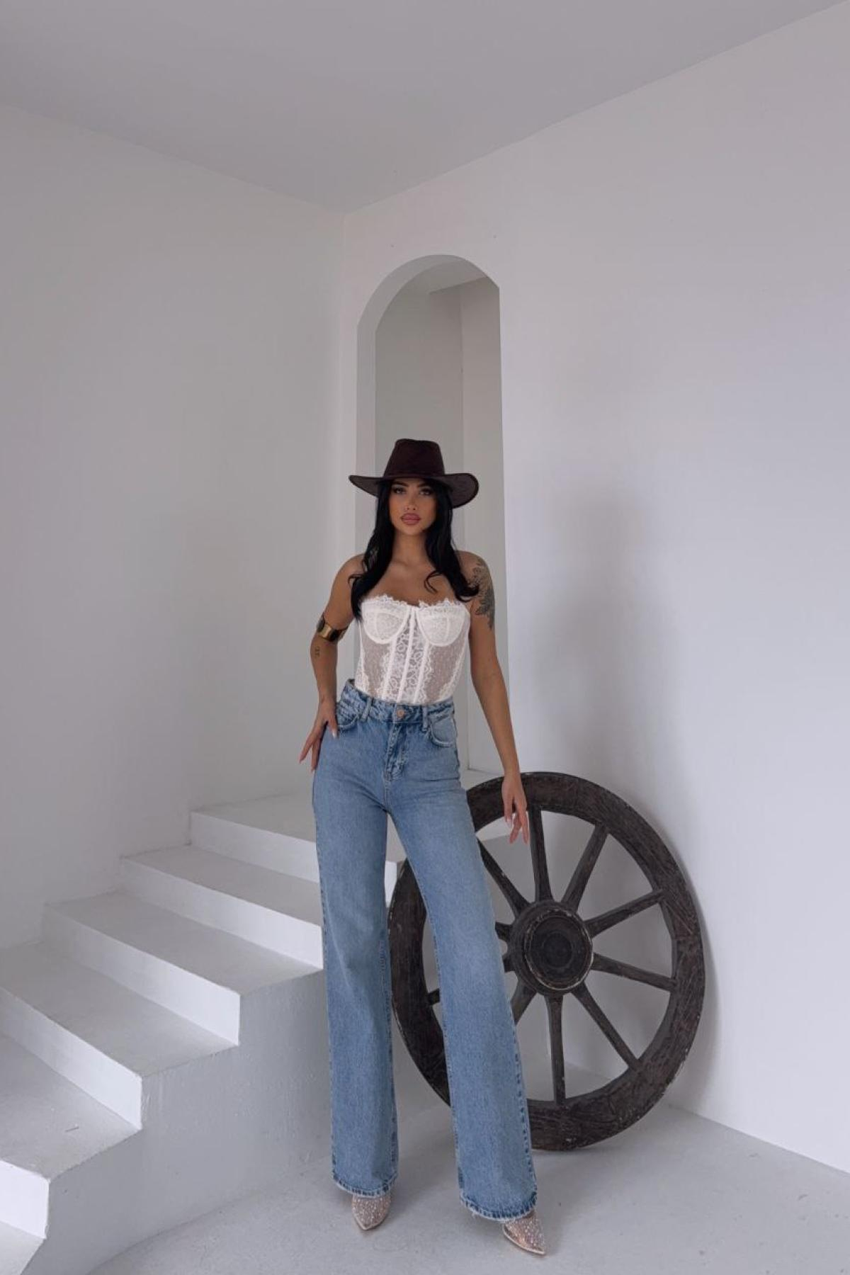 Wholesale Women Blue Bootcut Jean 737488
