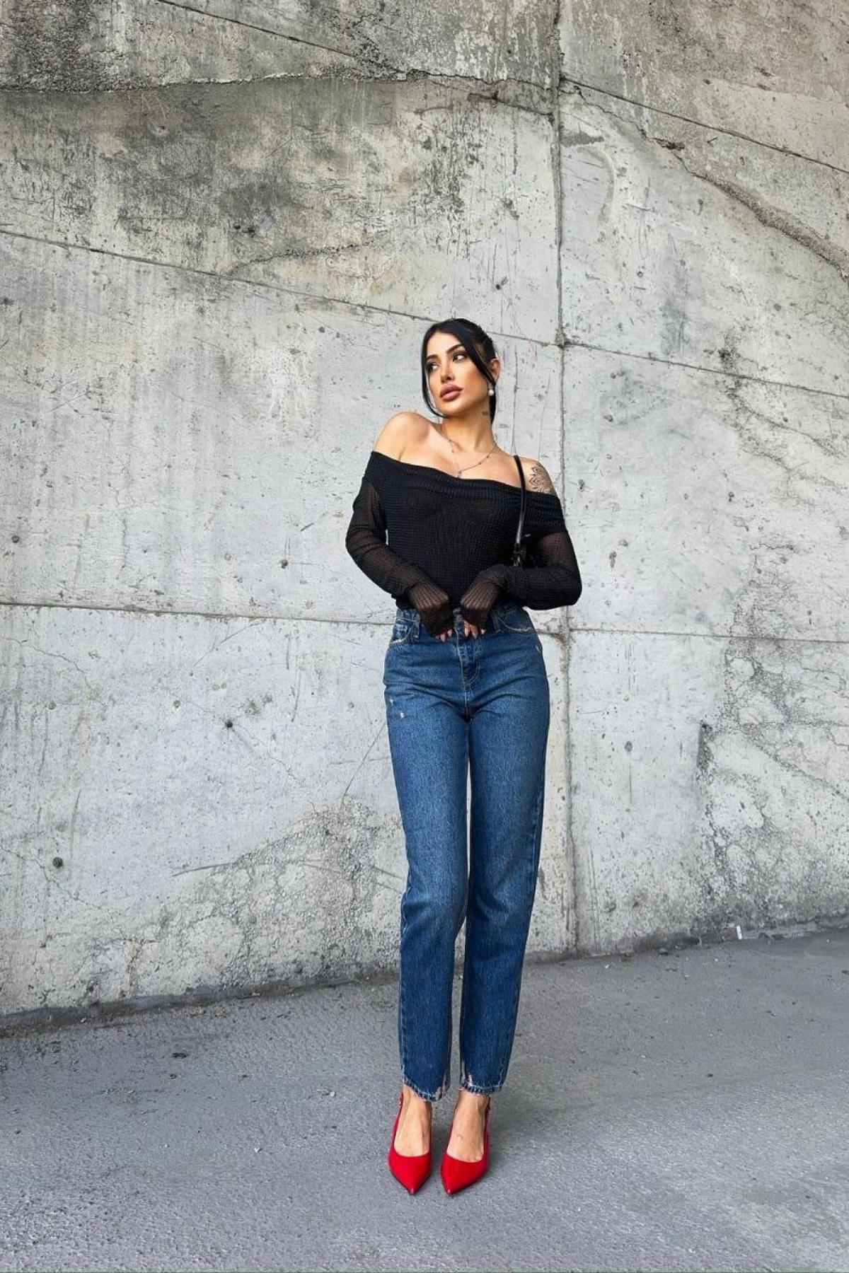 Wholesale Women Blue Mom Jeans 718034