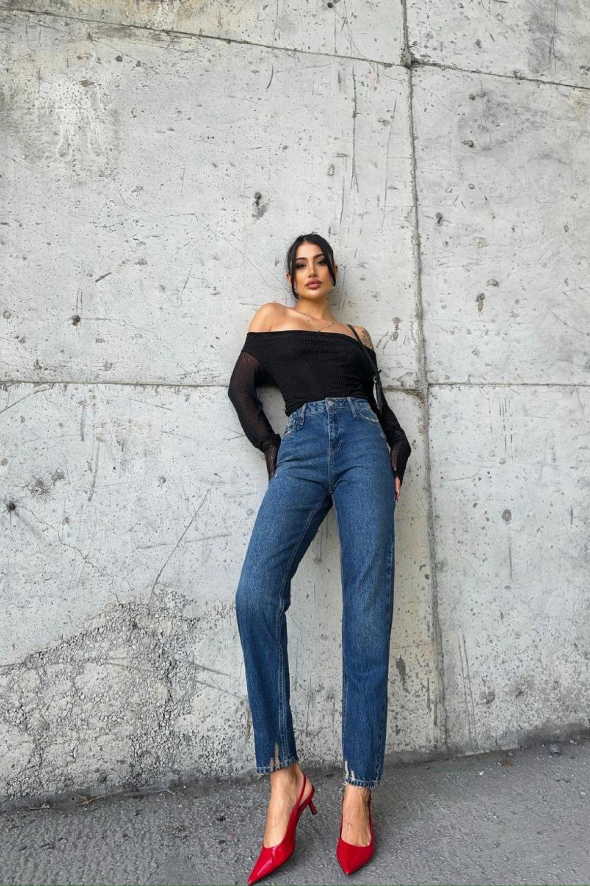 Wholesale Women Blue Mom Jeans 718034