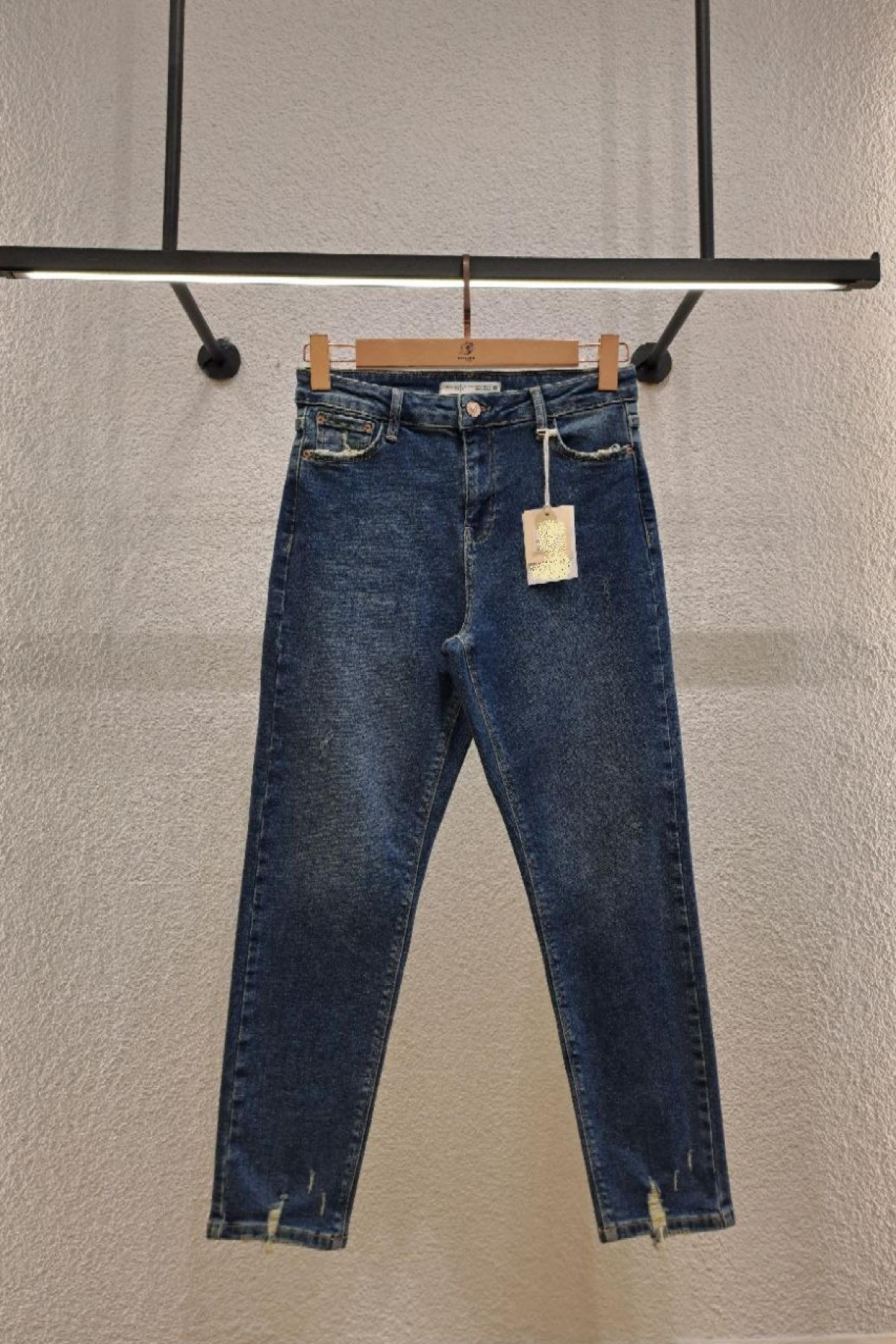 Wholesale Women Blue Mom Jeans 718056