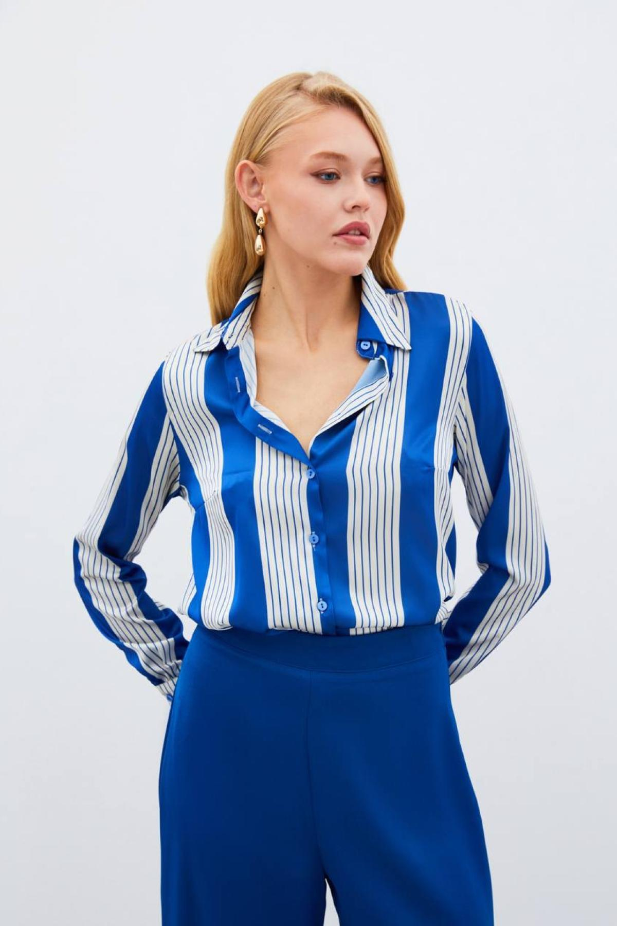 Wholesale Women Blue Shirt 706916