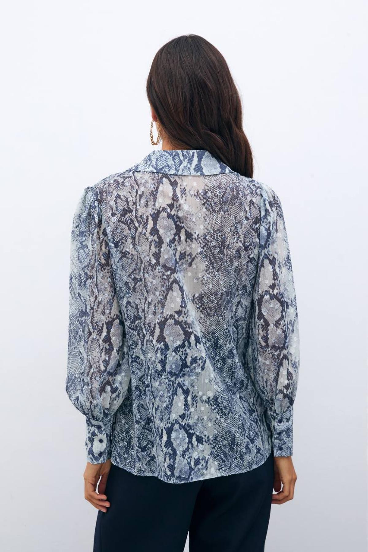 Wholesale Women Blue Shirt 718579
