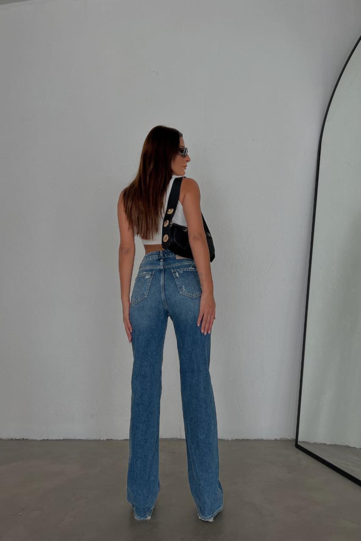 Wholesale Women Blue Straight Leg Jeans 718026