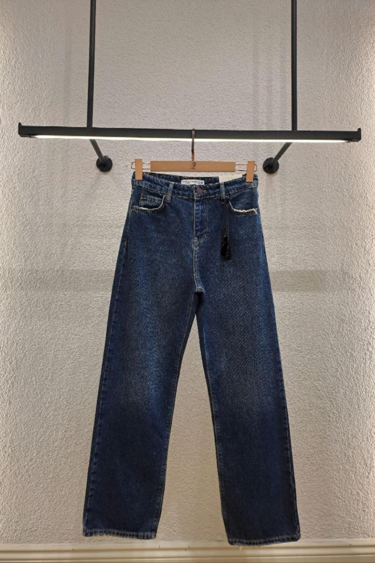 Wholesale Women Blue Vintage Slim Jeans 718060