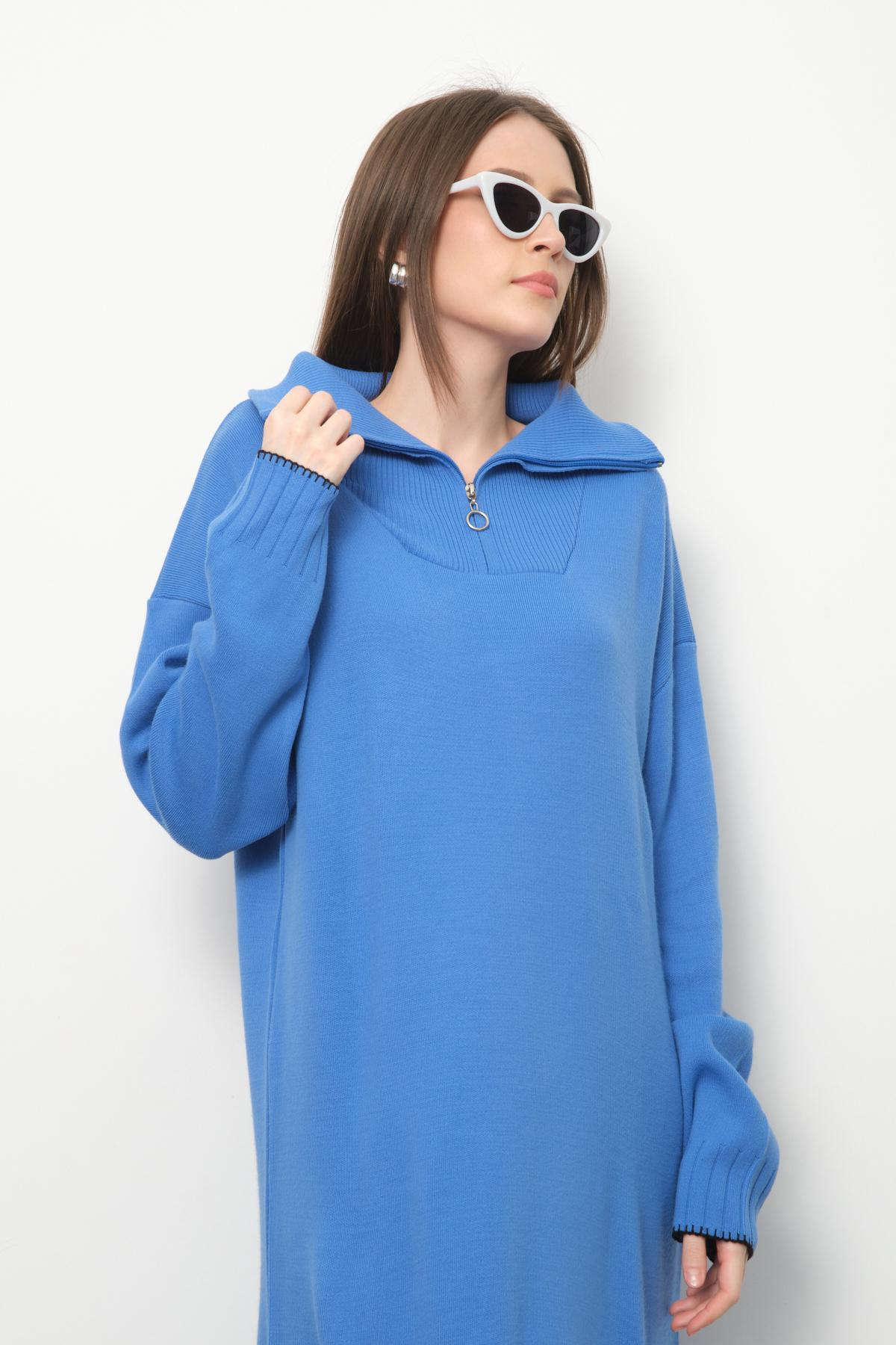 Wholesale Women Blue Zip-Neck Knitted Maxi Dresses 710108