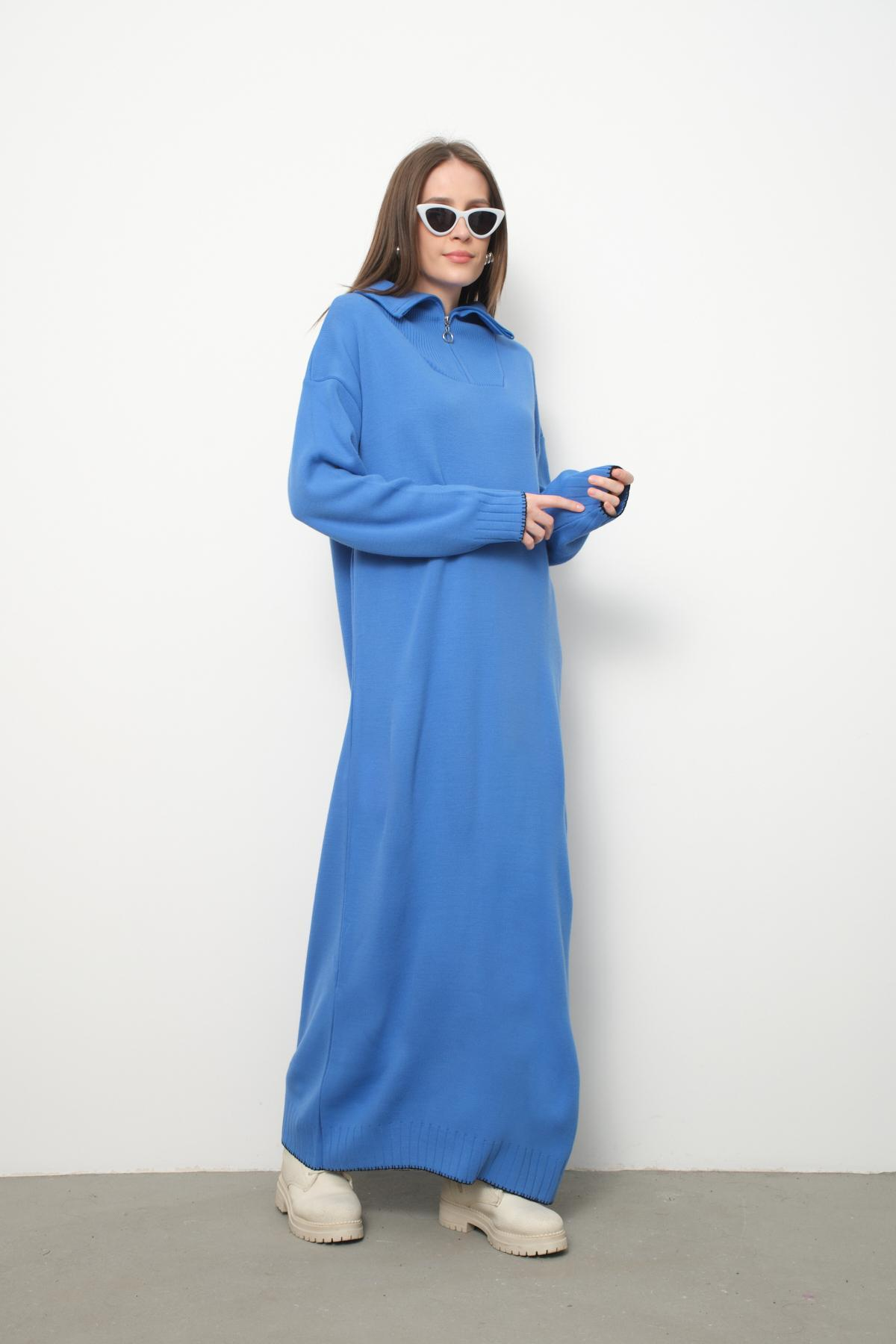 Wholesale Women Blue Zip-Neck Knitted Maxi Dresses 710108
