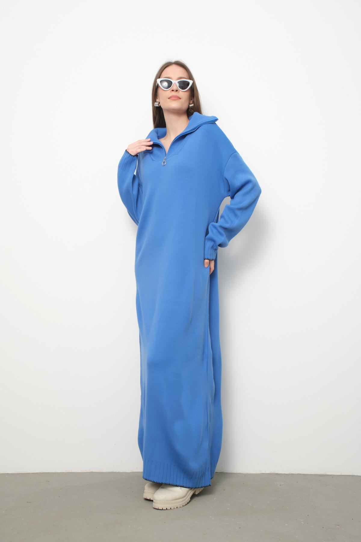 Wholesale Women Blue Zip-Neck Knitted Maxi Dresses 710108