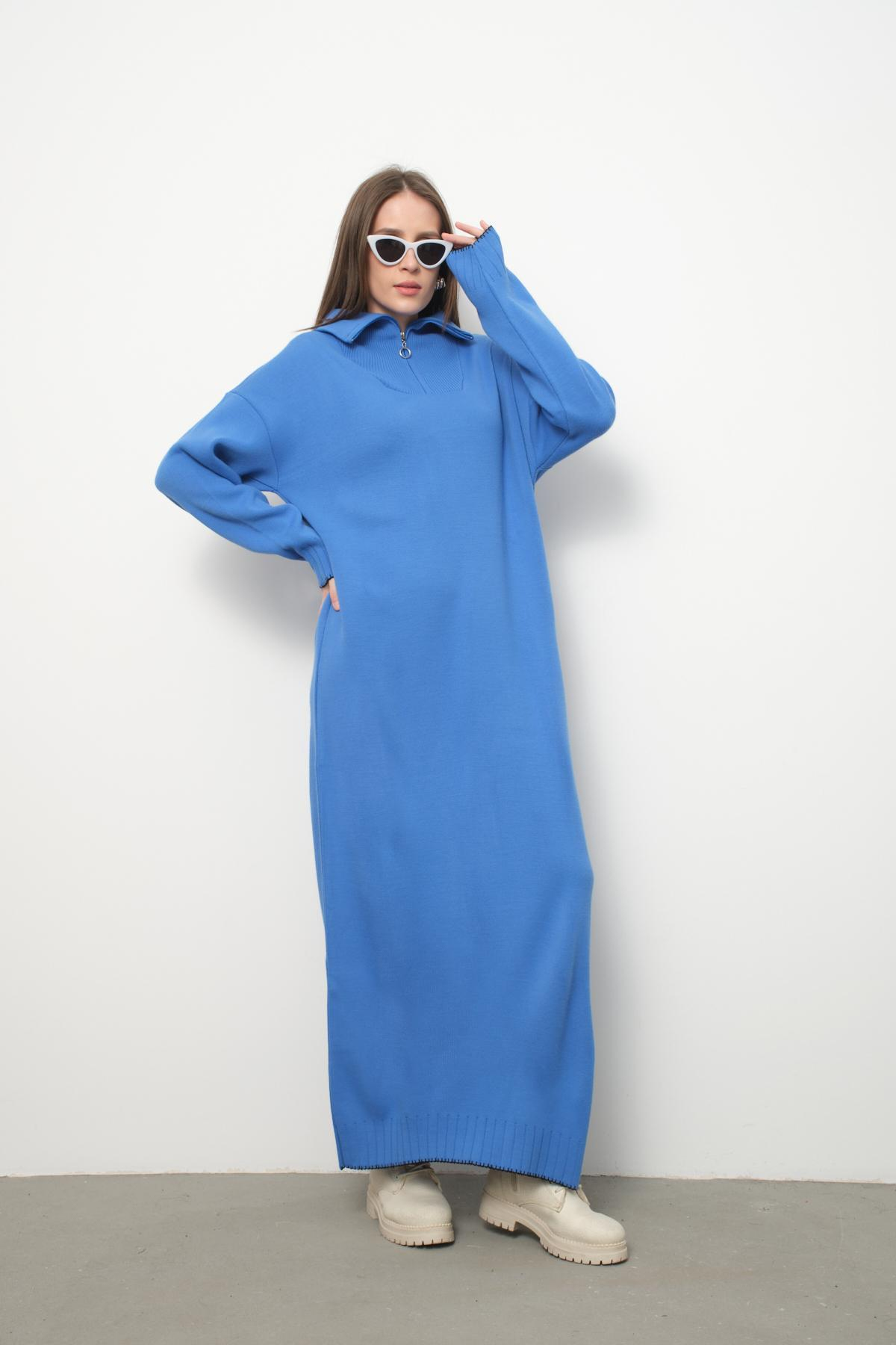 Wholesale Women Blue Zip-Neck Knitted Maxi Dresses 710108
