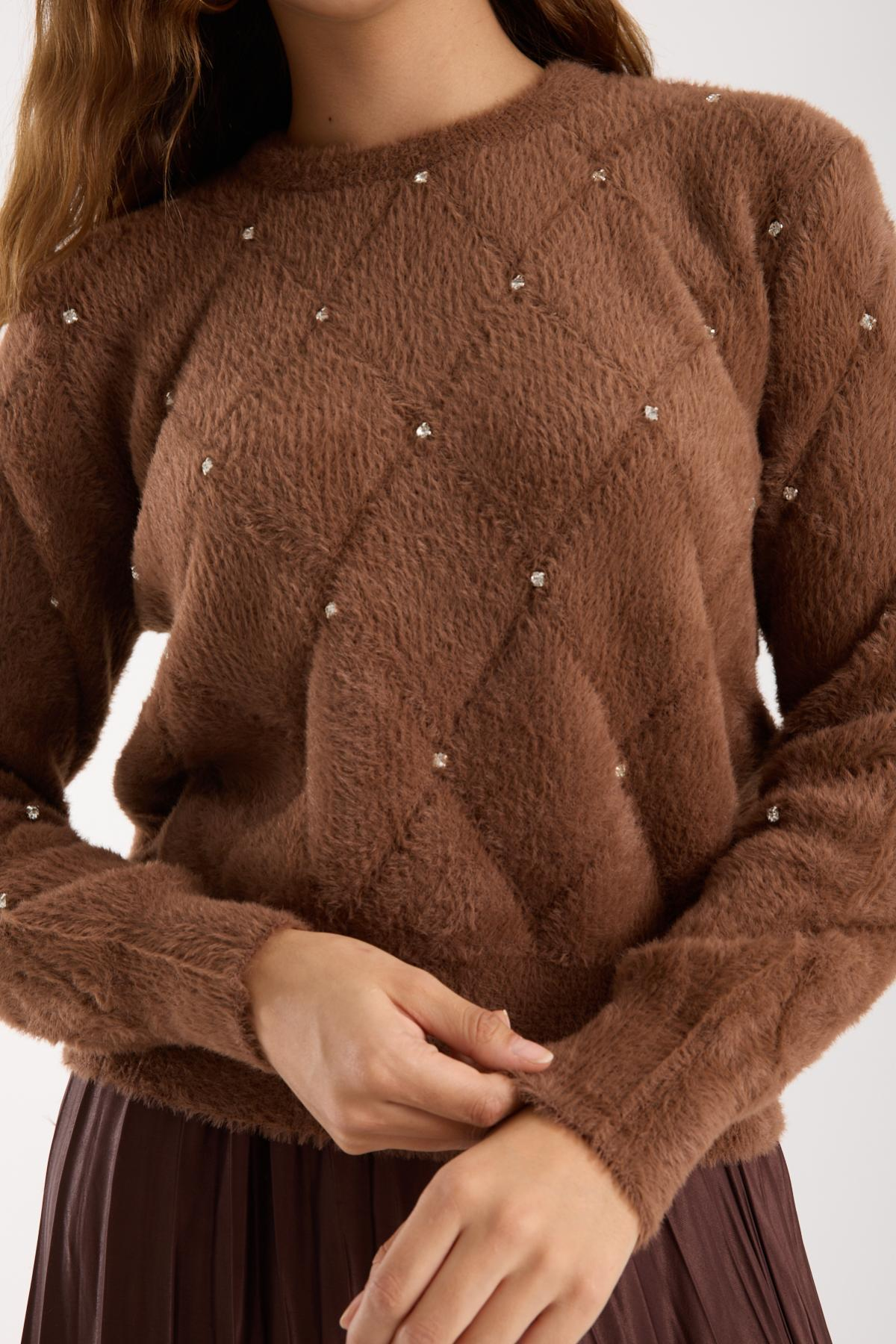 Wholesale Women Brown Crew-Neck Knit Blouse with Rhinestone Embellishments 738893
