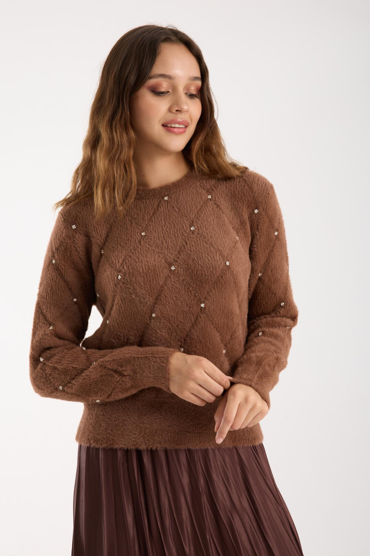 Wholesale Women Brown Crew-Neck Knit Blouse with Rhinestone Embellishments 738893