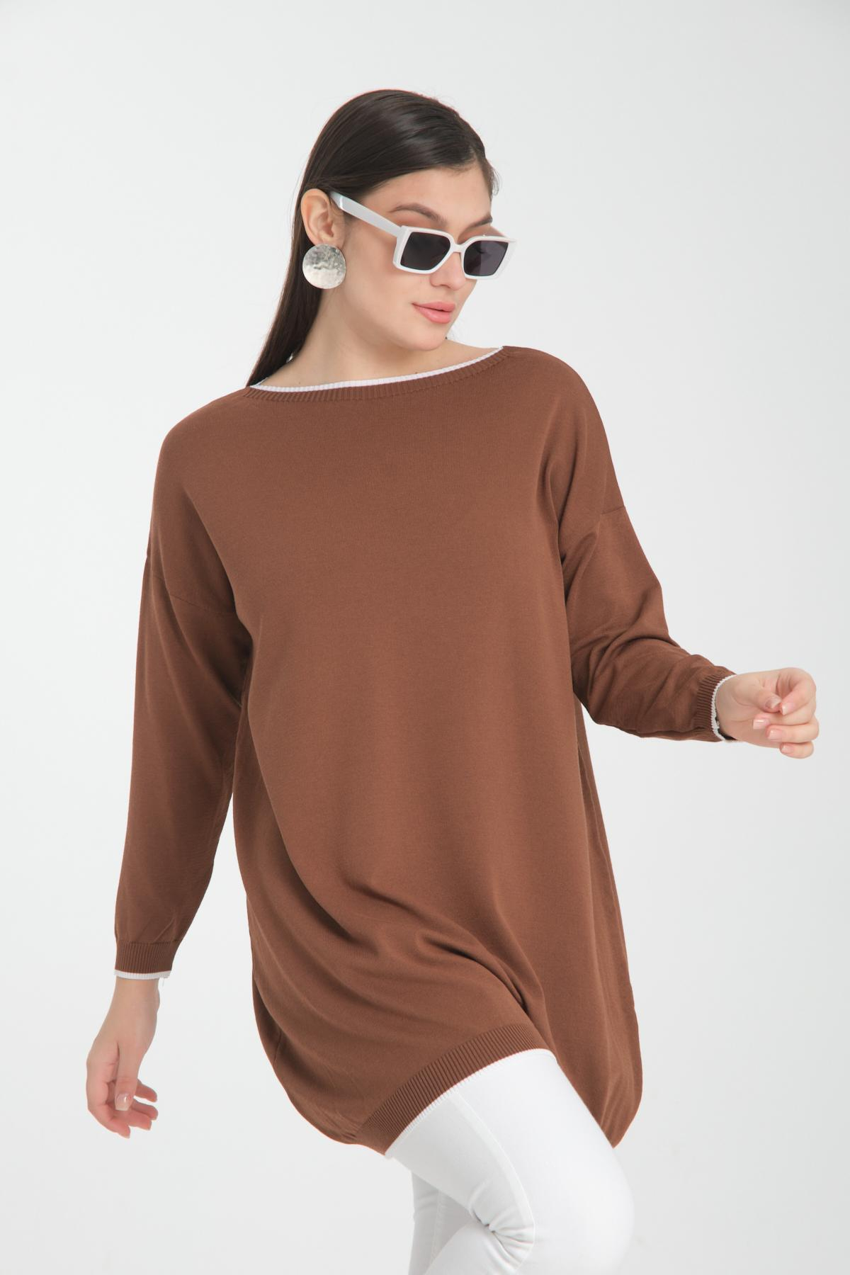 Wholesale Women Brown Garnished Boat Neck Knit Blouse 722659