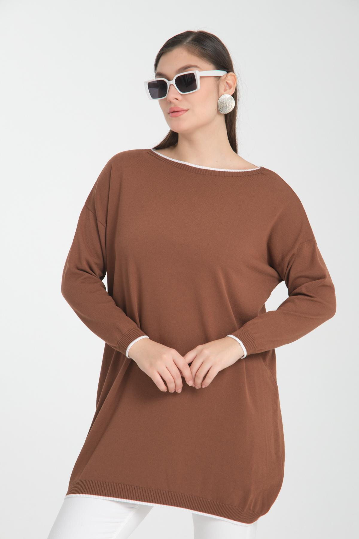 Wholesale Women Brown Garnished Boat Neck Knit Blouse 722659