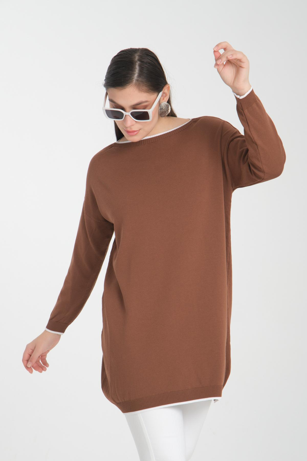 Wholesale Women Brown Garnished Boat Neck Knit Blouse 722659