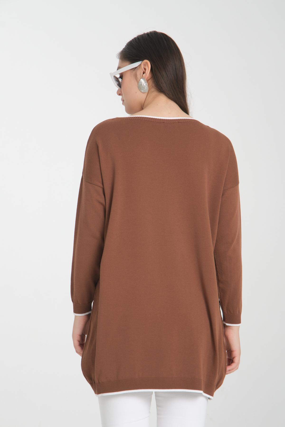 Wholesale Women Brown Garnished Boat Neck Knit Blouse 722659