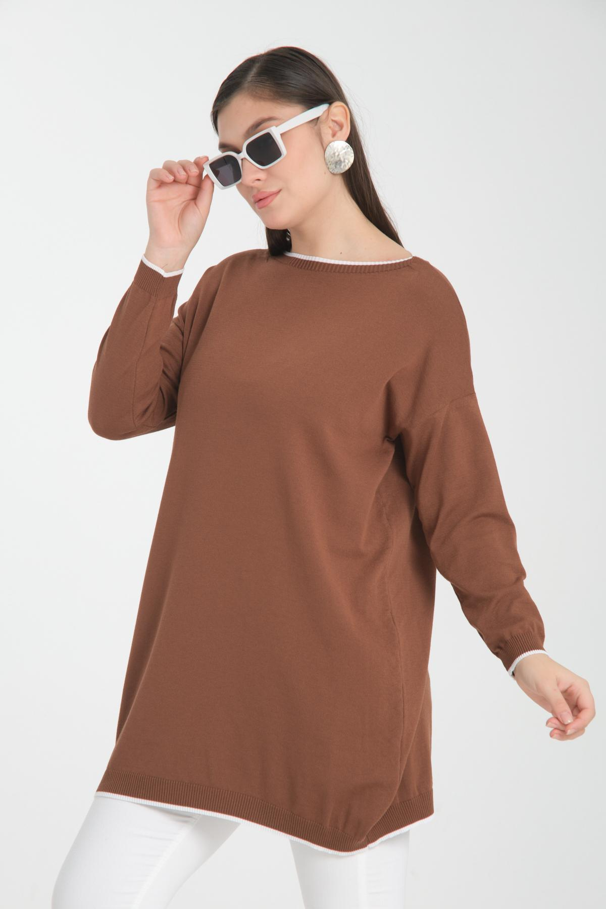 Wholesale Women Brown Garnished Boat Neck Knit Blouse 722659