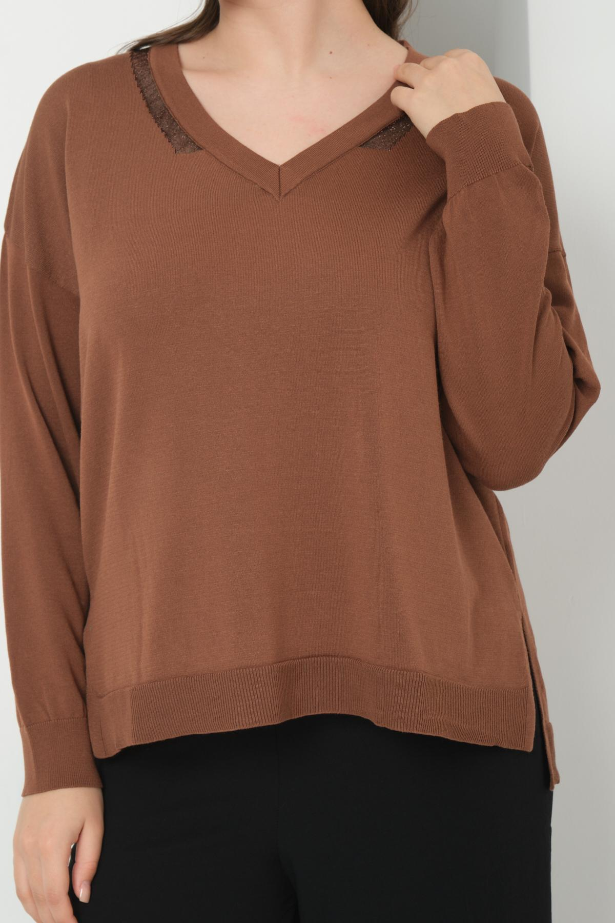 Wholesale Women Brown Glitter-Garnished V-Neck Oversized Knit Blouse with Side Slits 724798
