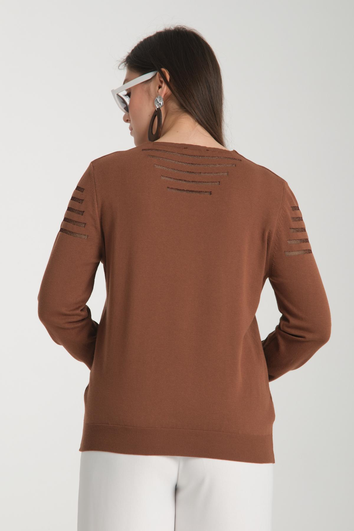 Wholesale Women Brown Glitter Garnished V Neck Knit Blouse 722621