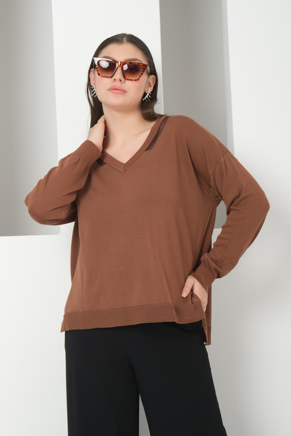 Wholesale Women Brown Glitter-Garnished V-Neck Oversized Knit Blouse with Side Slits 724798