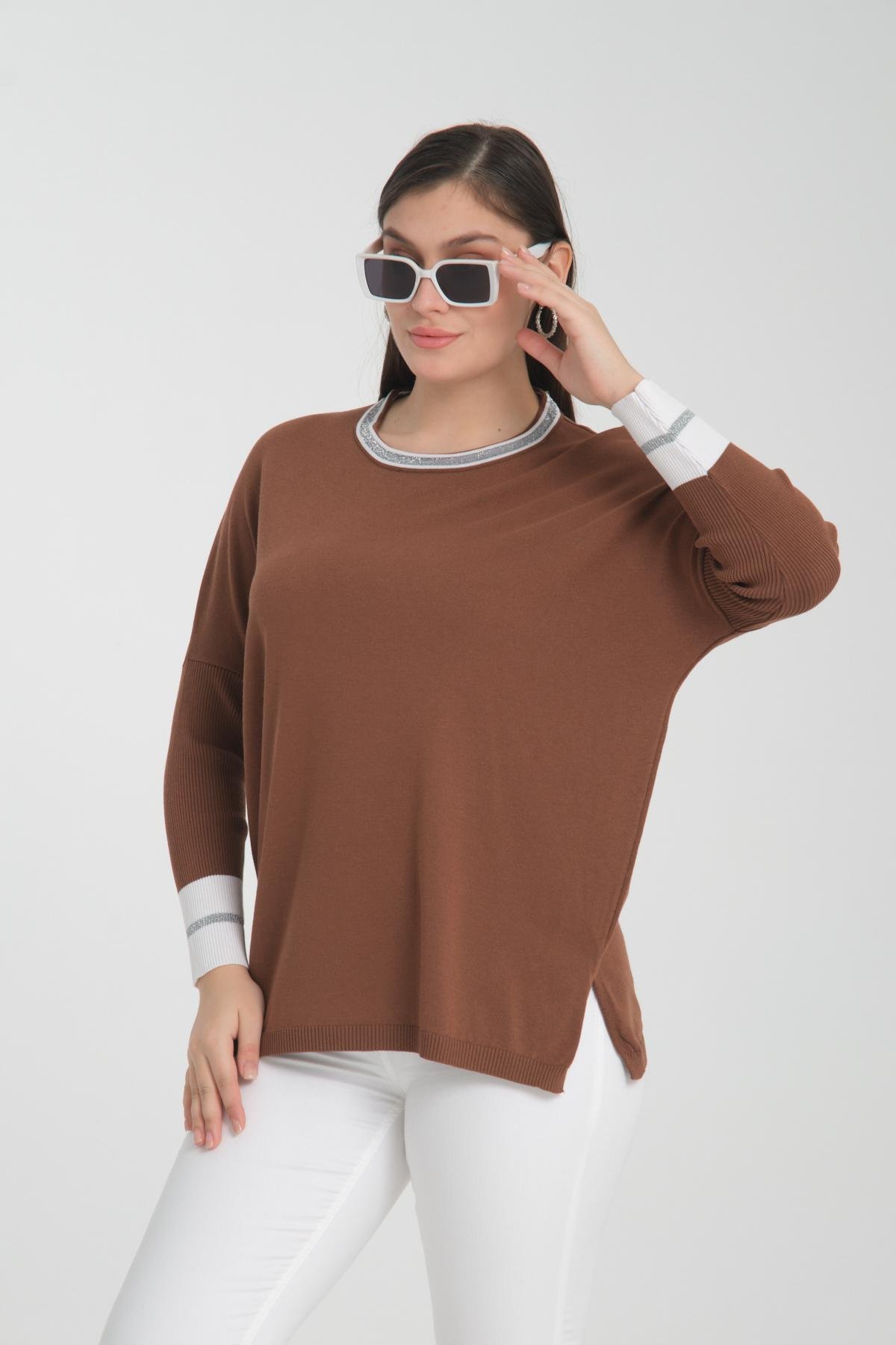 Wholesale Women Brown Glitter Garnished Crew Neck Knit Blouse with Side Slits 722651