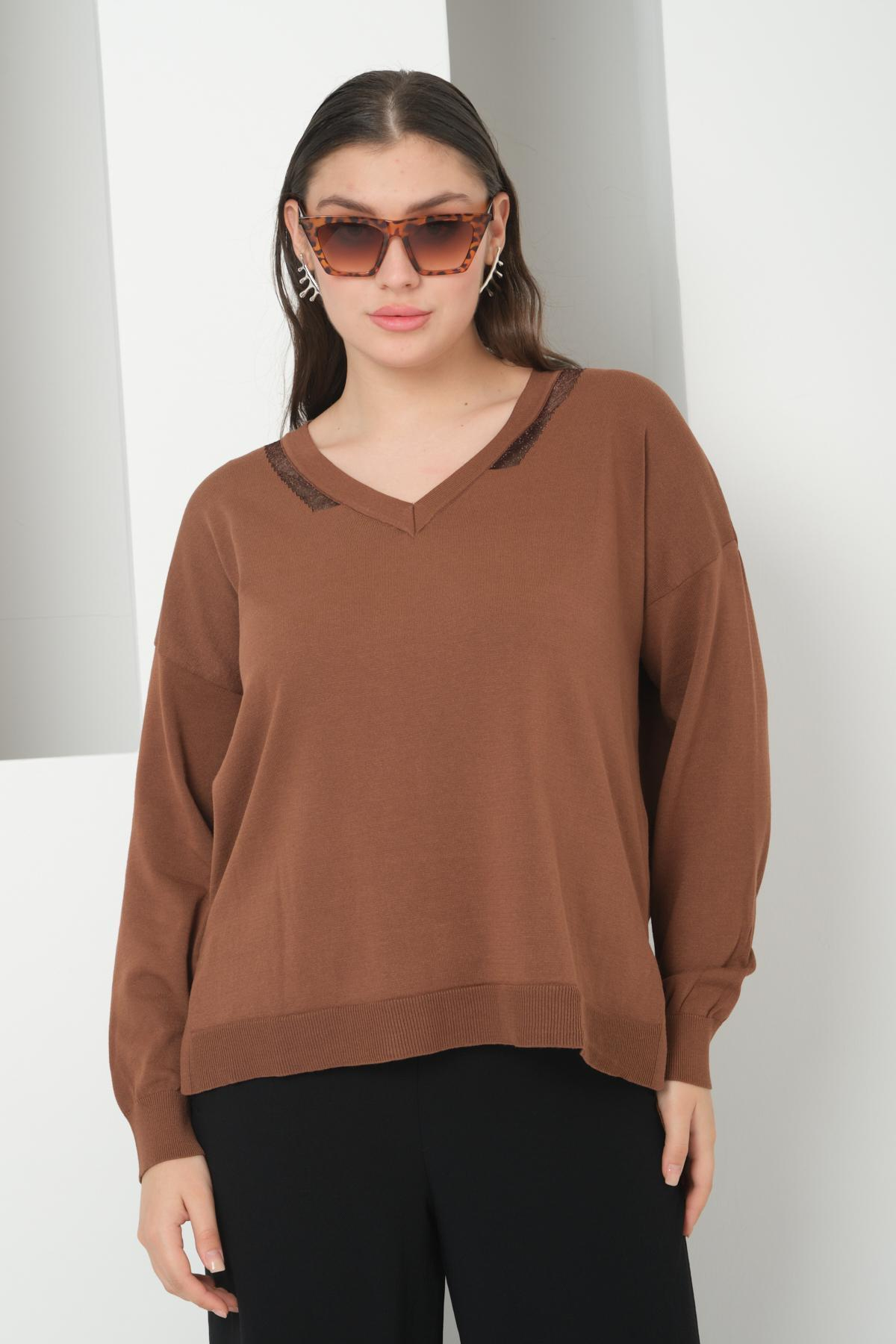 Wholesale Women Brown Glitter-Garnished V-Neck Oversized Knit Blouse with Side Slits 724798
