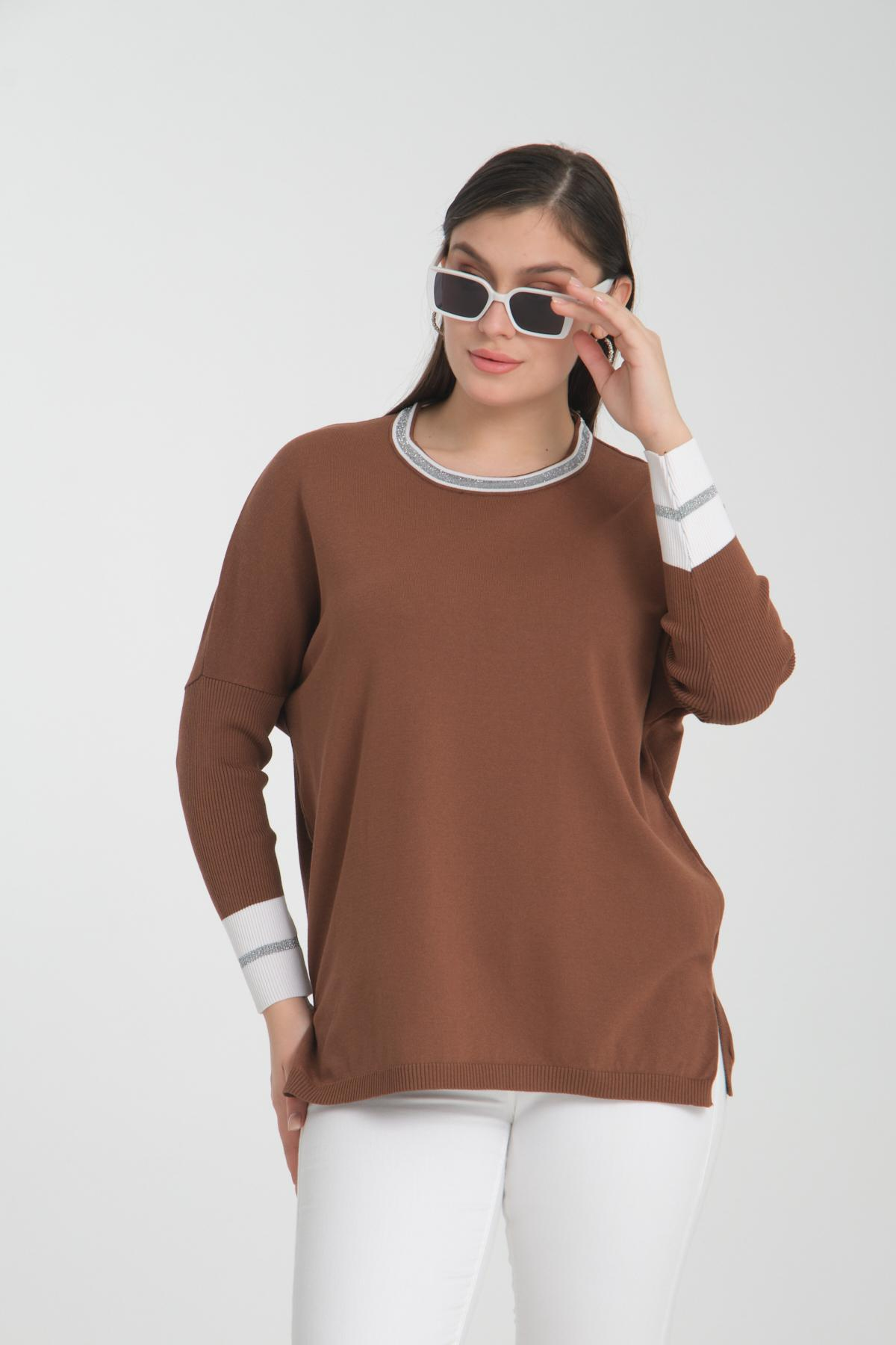 Wholesale Women Brown Glitter Garnished Crew Neck Knit Blouse with Side Slits 722651
