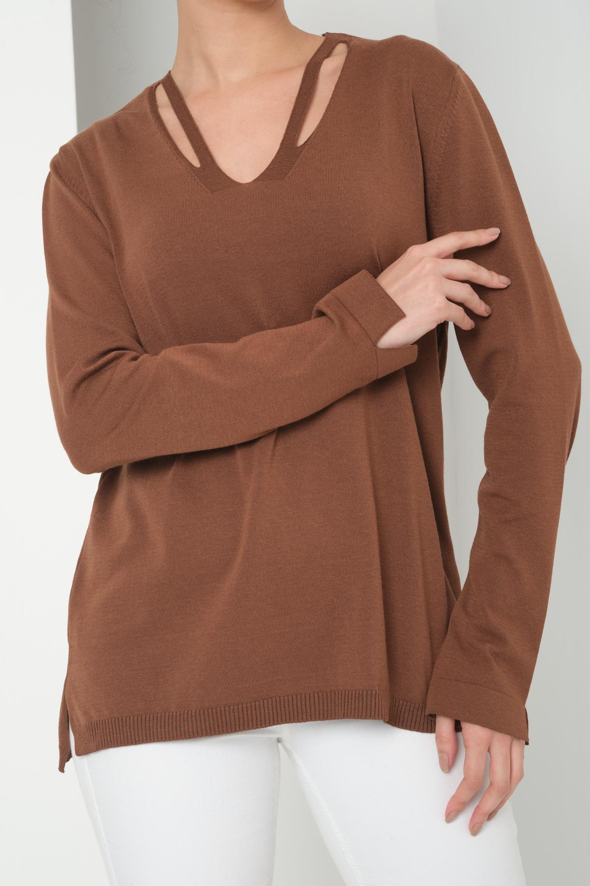 Wholesale Women Brown V-Neck Cut-Out Knit Blouse with Side Slits 724808