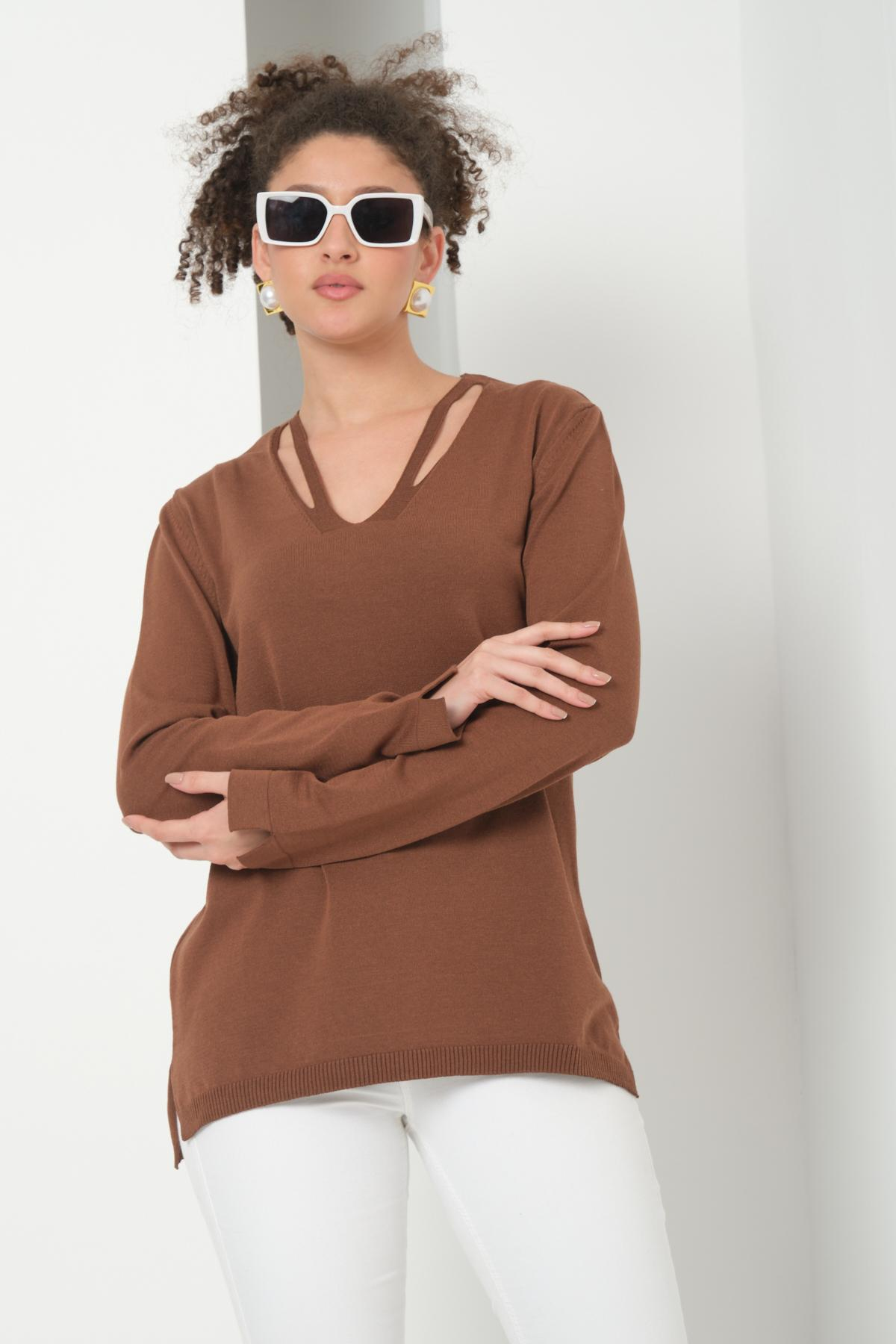 Wholesale Women Brown V-Neck Cut-Out Knit Blouse with Side Slits 724808