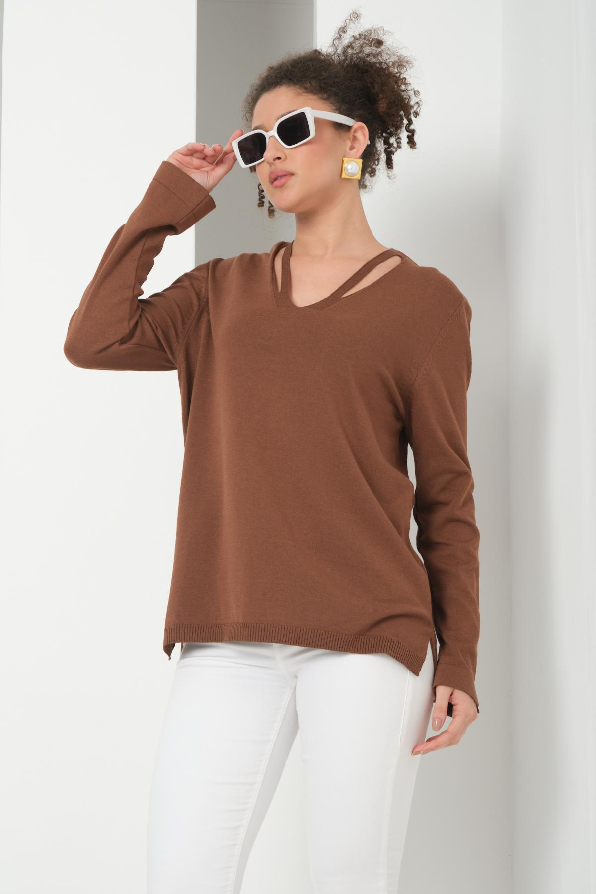 Wholesale Women Brown V-Neck Cut-Out Knit Blouse with Side Slits 724808
