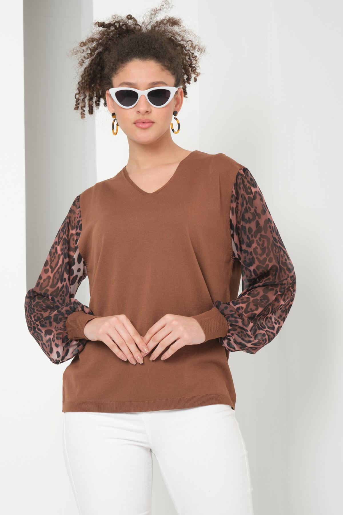 Wholesale Women Brown V Neck Knit Blouse with Chiffon Sleeves 724781